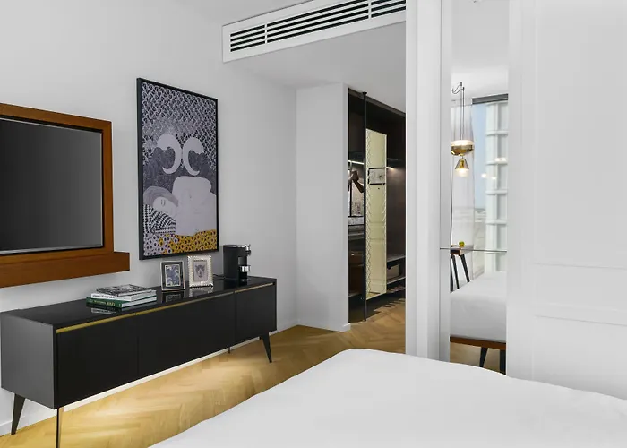 Hyatt Regency Hotel 5*