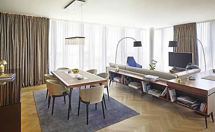 Hyatt Regency 5*