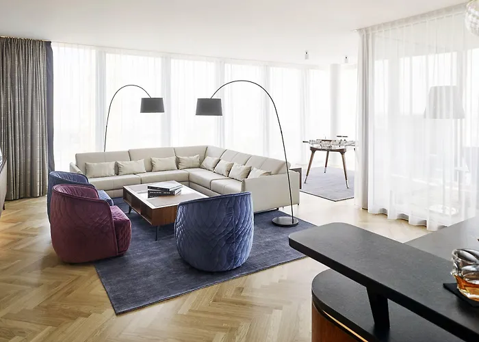 Hyatt Regency فندق 5*